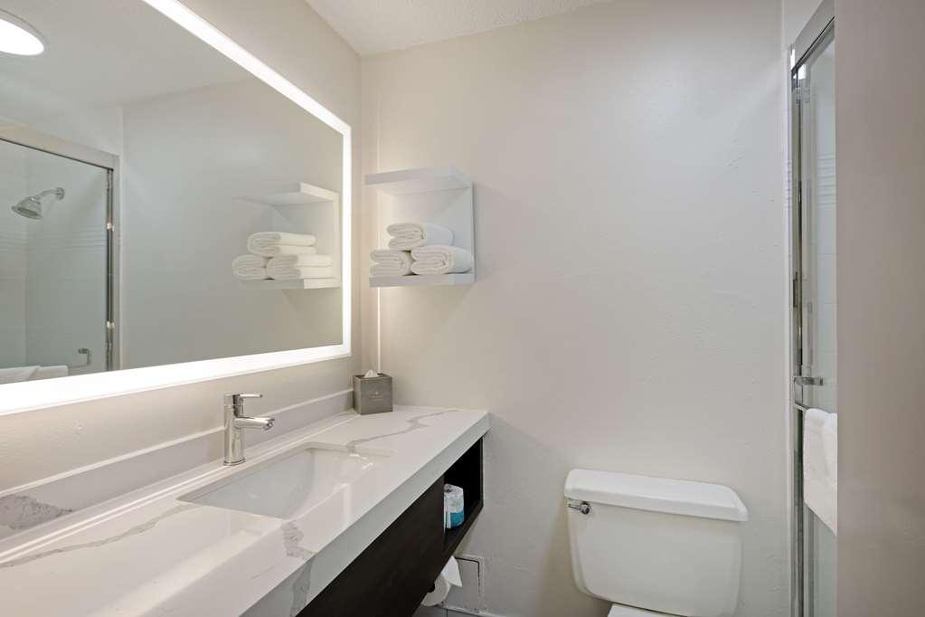 ווטרלו The Lux Hotel & Conference Center, Ascend Hotel Collection חדר תמונה