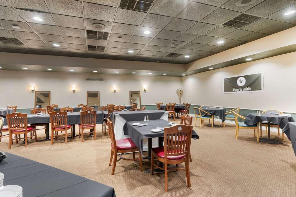 ווטרלו The Lux Hotel & Conference Center, Ascend Hotel Collection מסעדה תמונה